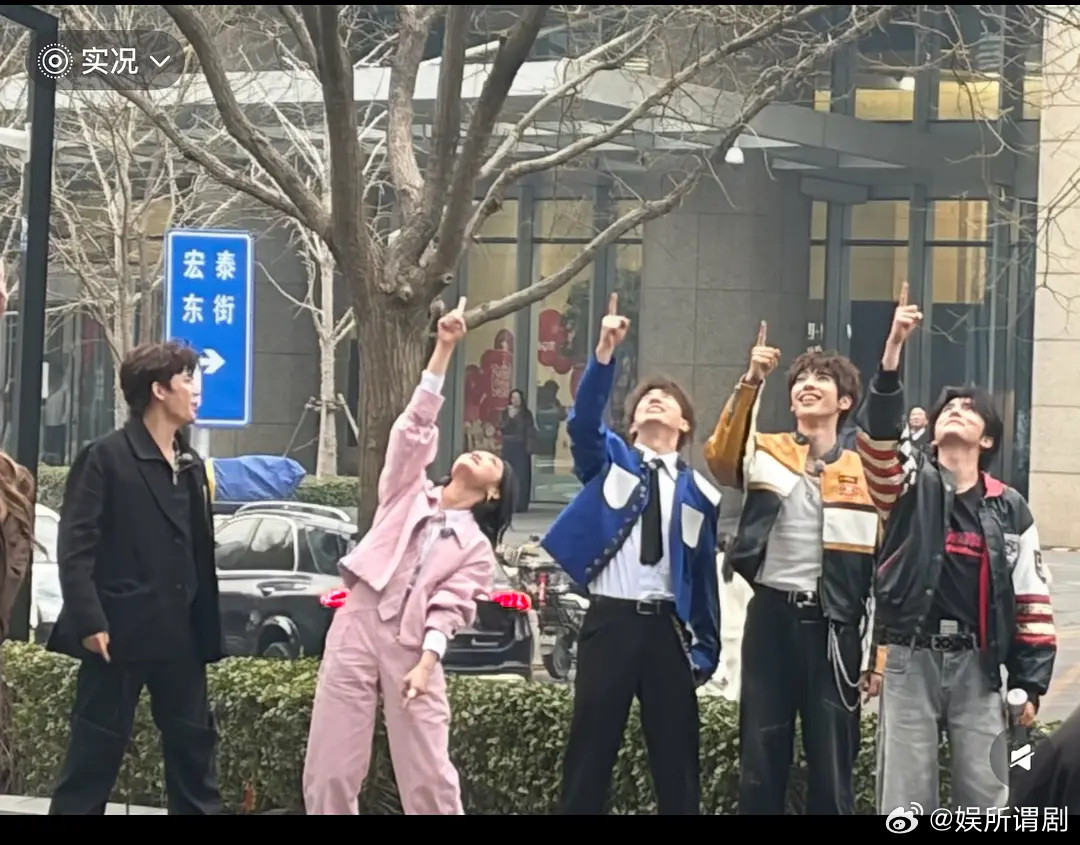 这群208里谁最像明星？？？