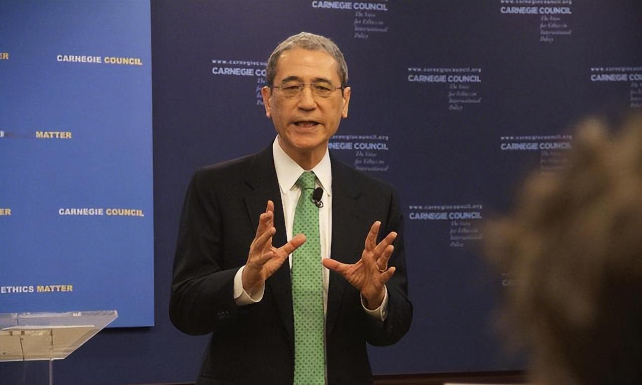 战略忽悠界的“天花板”，不是局座，而是他！问大家一个问题：在“战略忽悠”这个领