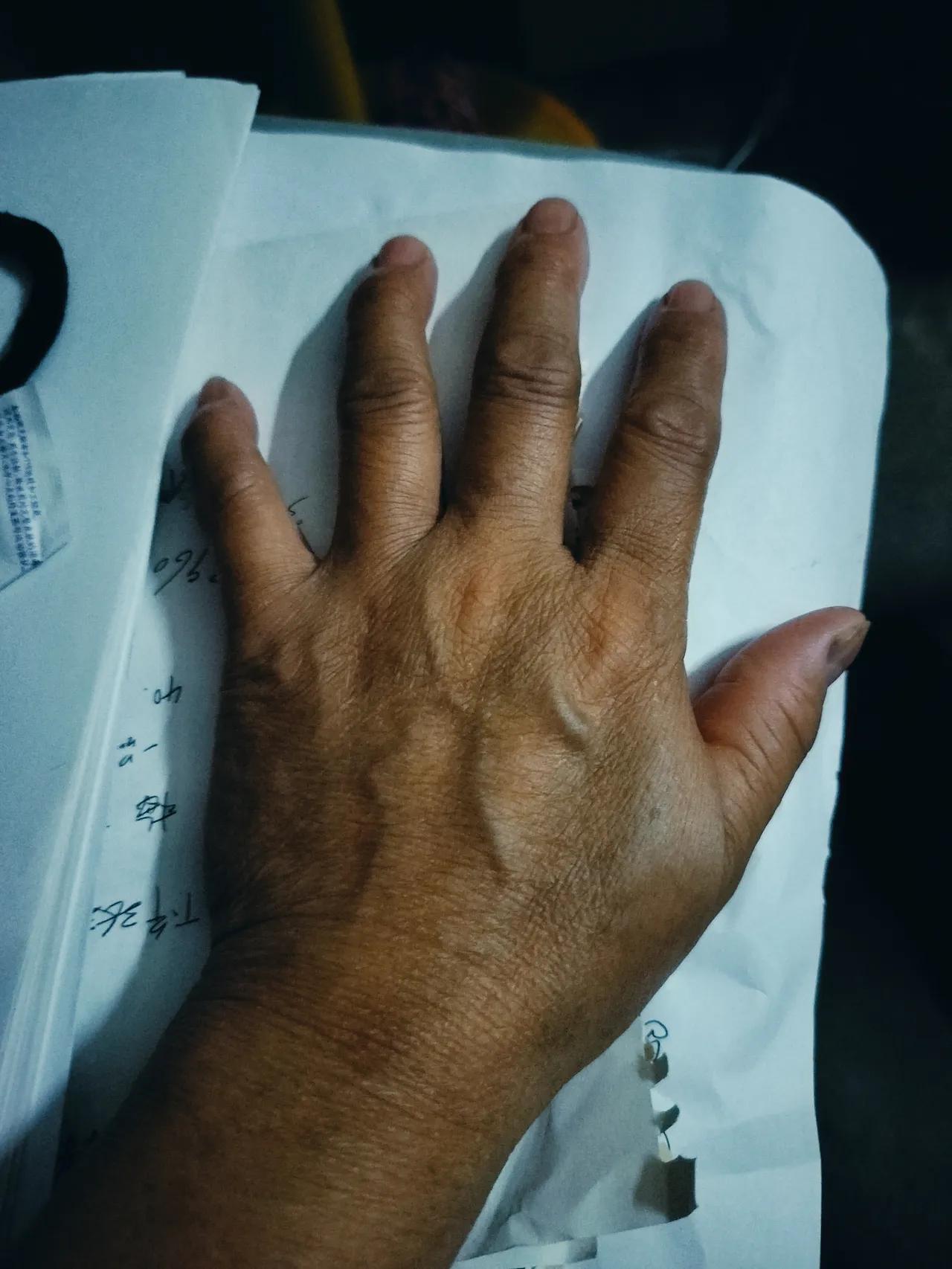 交农村养老保险有啥用，我和老公交的高档5000元，今年6月份老公马上领到钱了，可