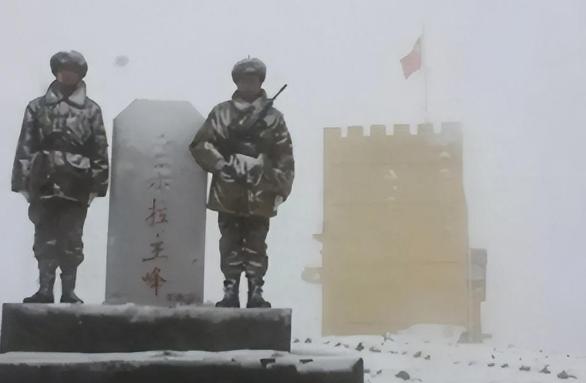 “为什么不给边防战士修个玻璃哨所？”看着边防战士在海拔5000多米、零下50度的