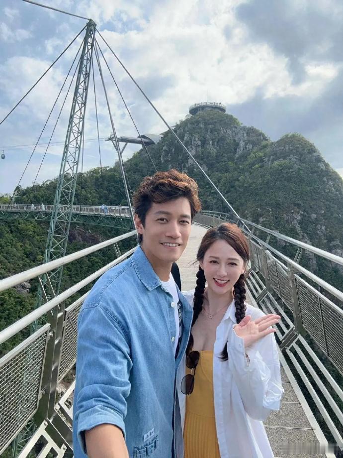 陈乔恩看着比小9岁老公还年轻