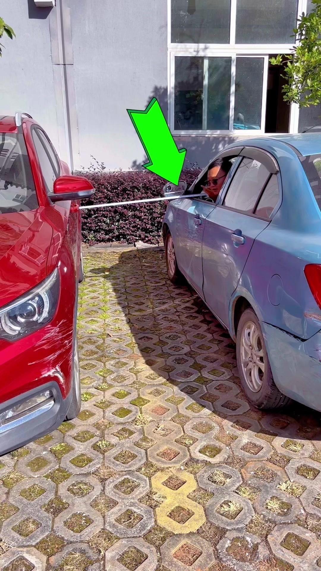 🛠️新手开车最怕剐蹭？学会这招，车内就能判断车头角车距！1️⃣先记两组关键数