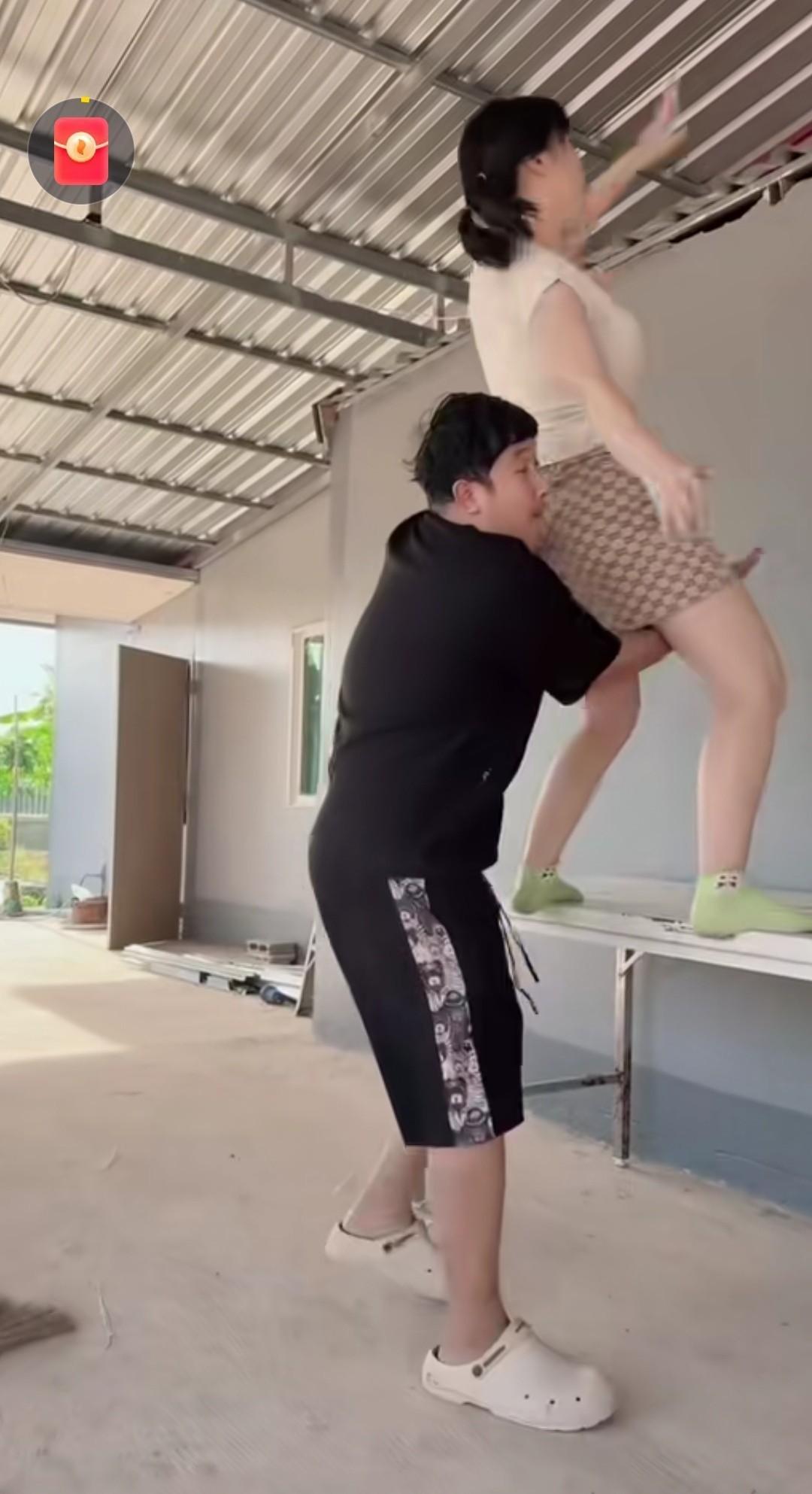 农村留守女人独撑活计，叔嫂急救现场暗藏隐情，后续会闹出啥风波？叔子上