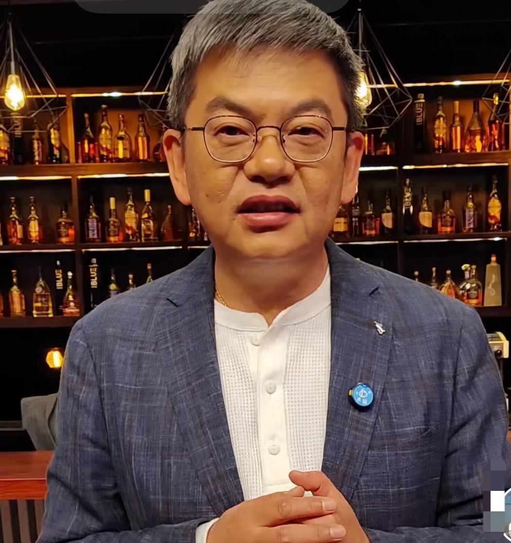 勇士不敌火箭，苏群老师的评价很中肯，输球原因有三，字字在理。1.勇士的五小阵容