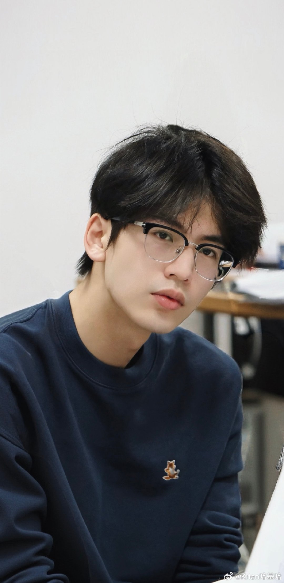 #张凌赫#1岁岁年年，赫你相伴，见证你一步步成长，也期待你解锁更多精彩的角色与故事，努力工作的宝贝最