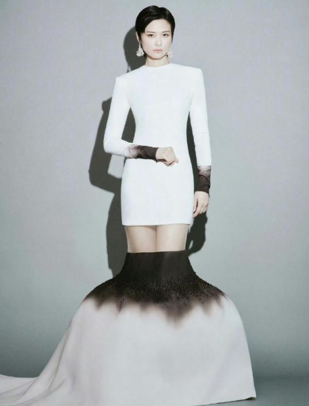 李宇春ELLE红毯压轴！20年以来，从未被抢走C位的女艺人，只要她出席的场合，