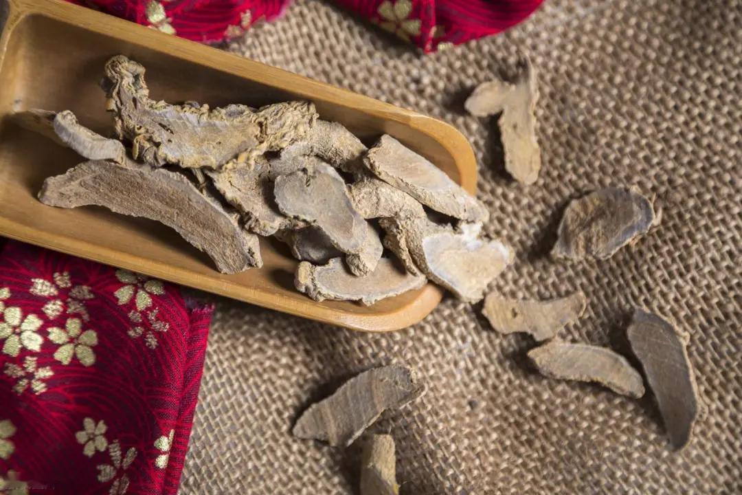 高血压，这2味药天生一对，专攻身体里的瘀堵失衡，血压稳得干干净净！这么多年接