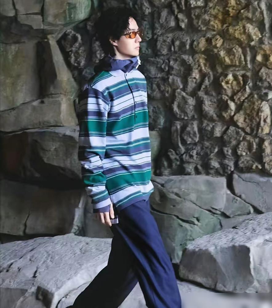 你知道巴黎时装周的潜规则有多狠吗？王一博直接把桌子掀了。你以为只是去看个秀