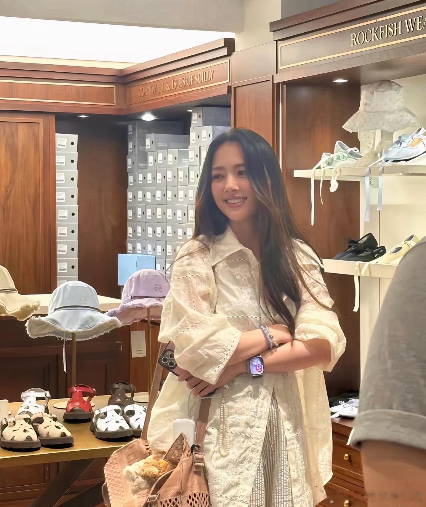 郭碧婷鼻子好优越啊，美得毫不费力!