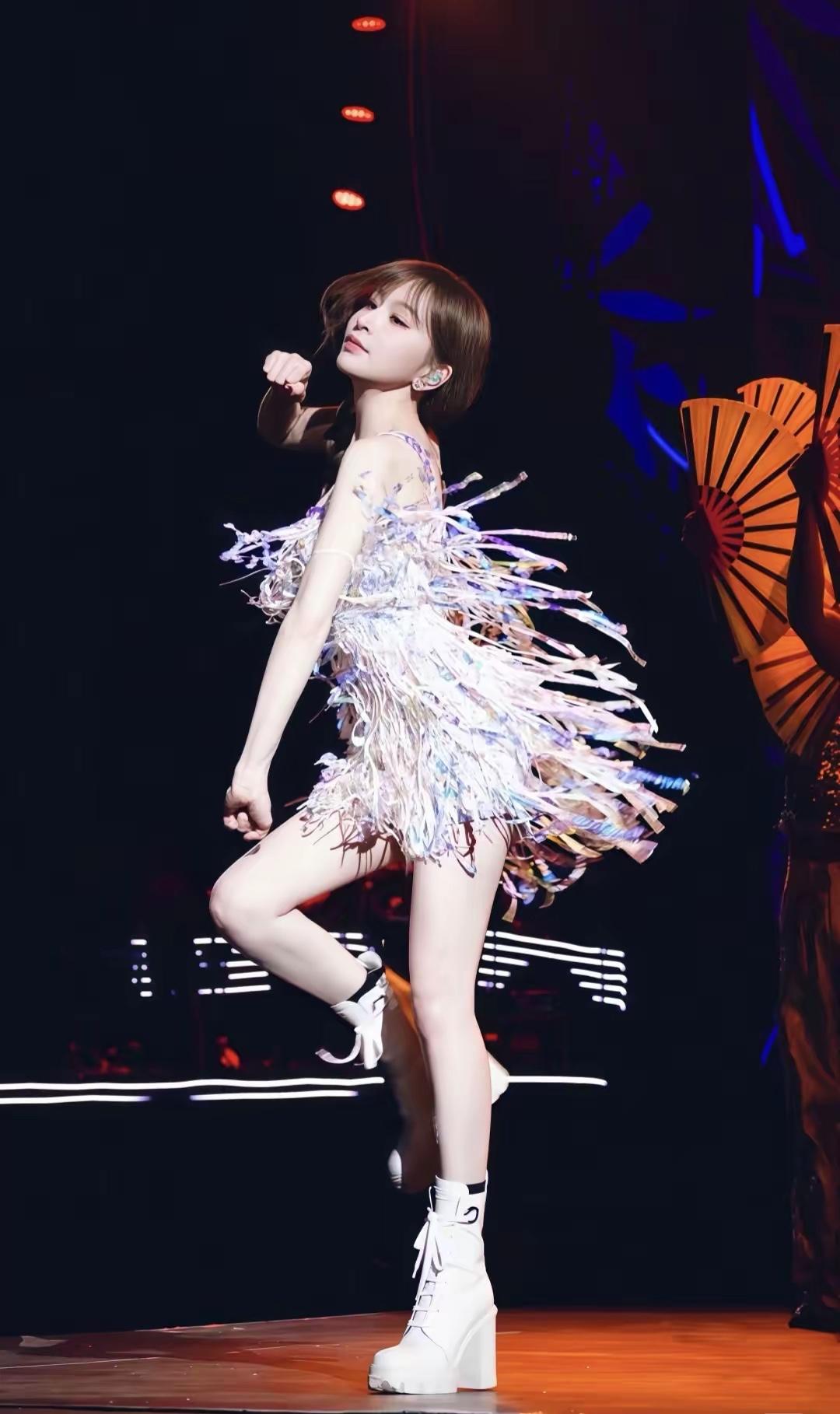 终于明白王心凌为什么不结婚了，不是没人馋她身子，而是她今年才43岁，就已经把自己