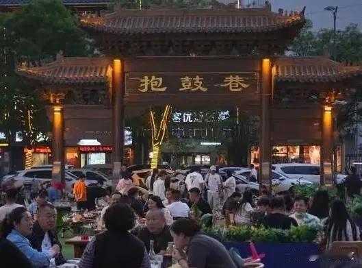 这两条街巷，记得一定要点赞哦！一个是太原的抱鼓巷，就在太原市小店区北营街道，
