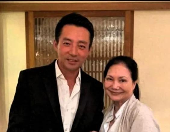 最近网上闹得沸沸扬扬的一件事，就是汪小菲突然带着孩子从台湾返回北京了。事情的起因