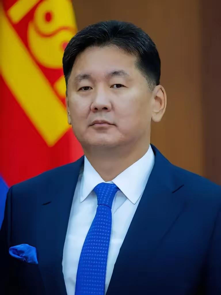 前几天，蒙古国总统呼日勒苏赫签署第362号总统令：把每年11月定为“边防月”，并