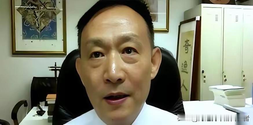 学者卢麒元，捅破了国内经济学界一个怪象。经济学本是经世致用的学问，研究的是