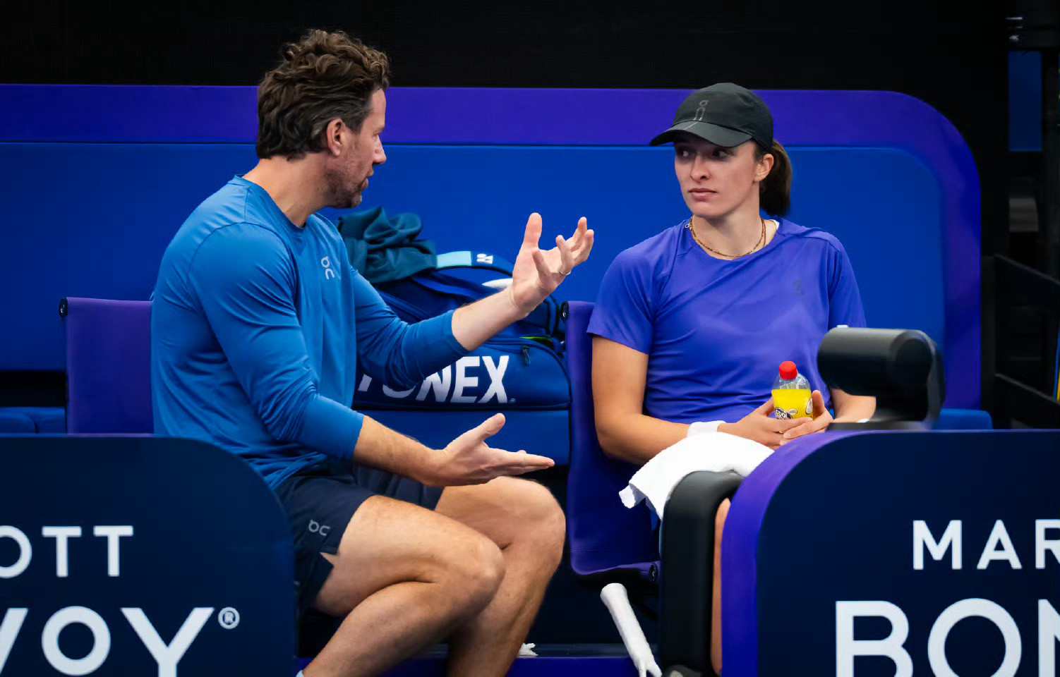 斯瓦泰克与教练结束合作BreakingNews！斯瓦泰克与费塞特分手，结束一年