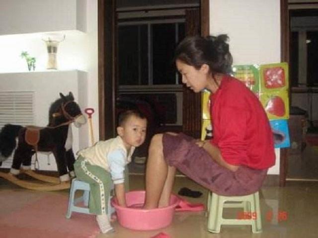 宝宝小时候有这四种行为, 长大后肯定孝顺妈妈! 你家宝宝有吗?