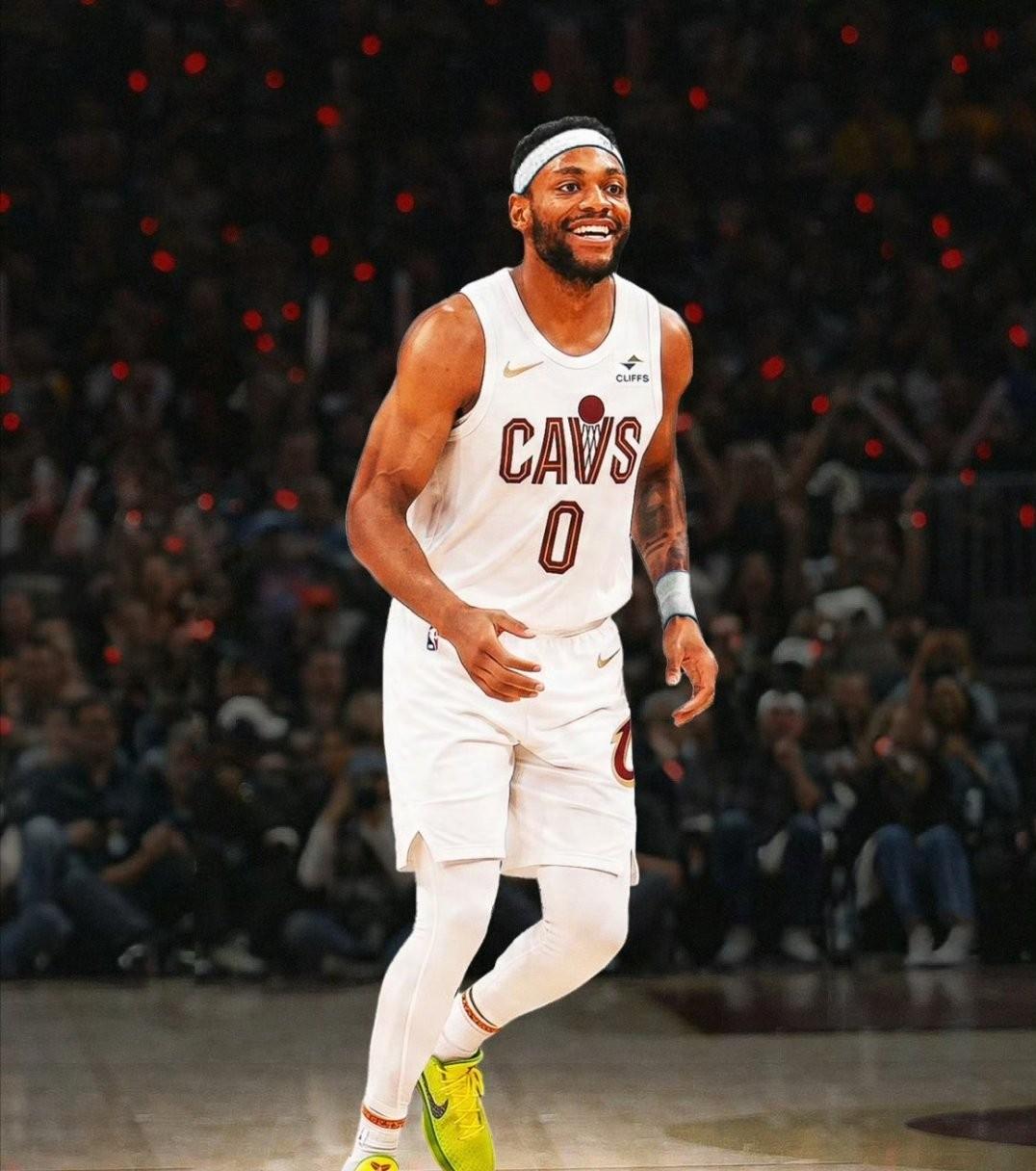 NBA传来最新的三个消息，第2个消息令人百思不解：第一个消息：目前自由球员市