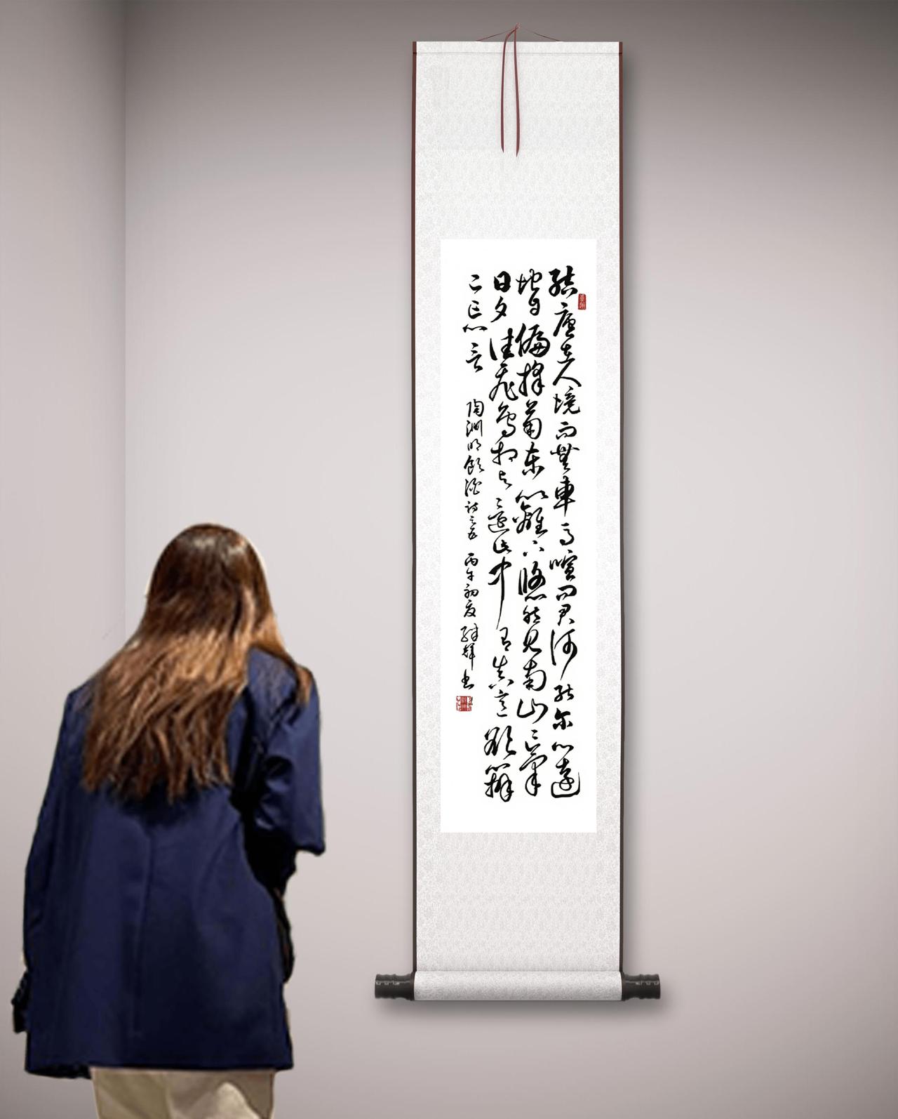 陶渊明的诗词多写田园风光和自己的生活感悟，质朴又充满诗意，读起来朗朗上口，韵味无