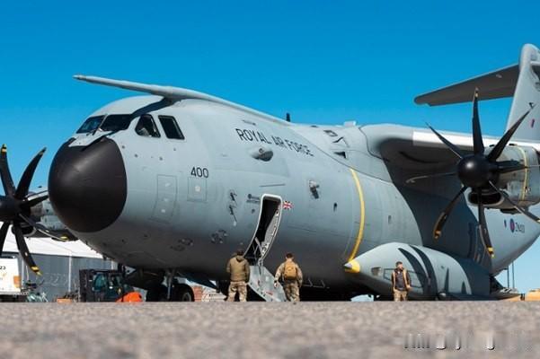🇬🇧英国皇家空军布赖兹诺顿基地（RAFBrizeNorton）将暂时关