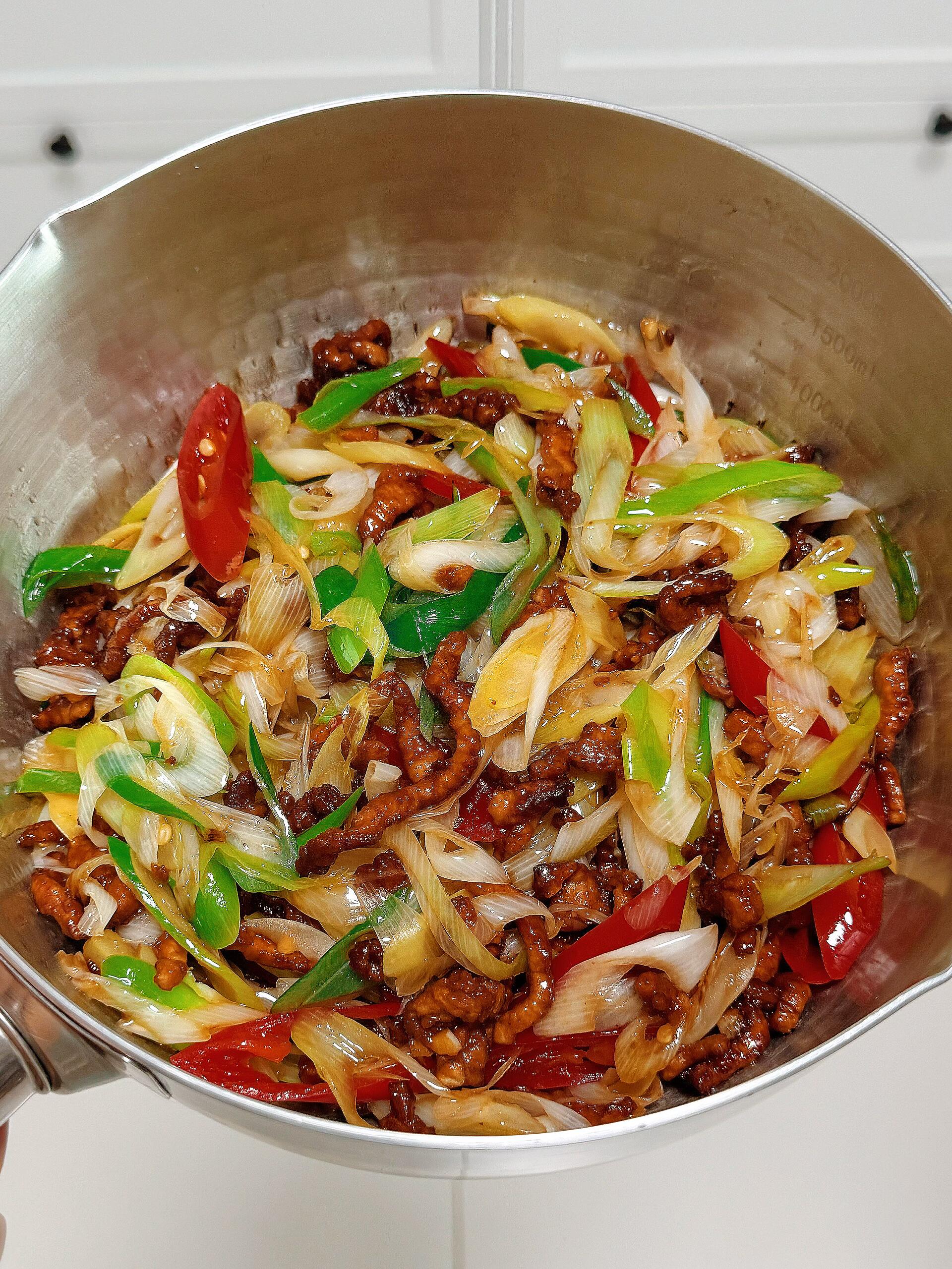 泡椒葱爆肉丝｜鲜爽入味，一口就上头✨家人们，谁懂啊！这道泡椒葱爆肉丝，吃过一次