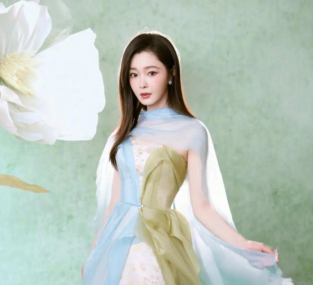 娱乐圈分分合合能不能痛快点宋轶白敬亭这对估计也分了，一直以来男方粉丝不满意女方，