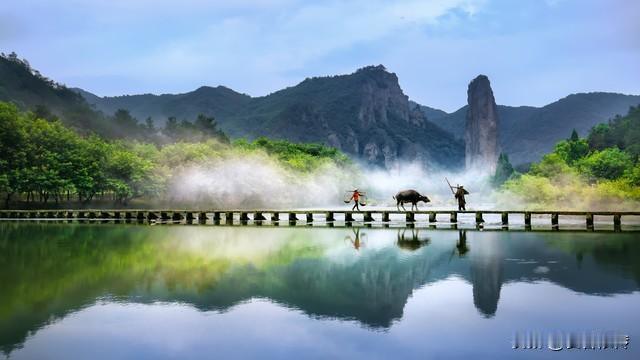 在繁华似锦的时代，人生如同一场长跑，只有心怀感恩、身心双调，才能笑看风云变幻，迎