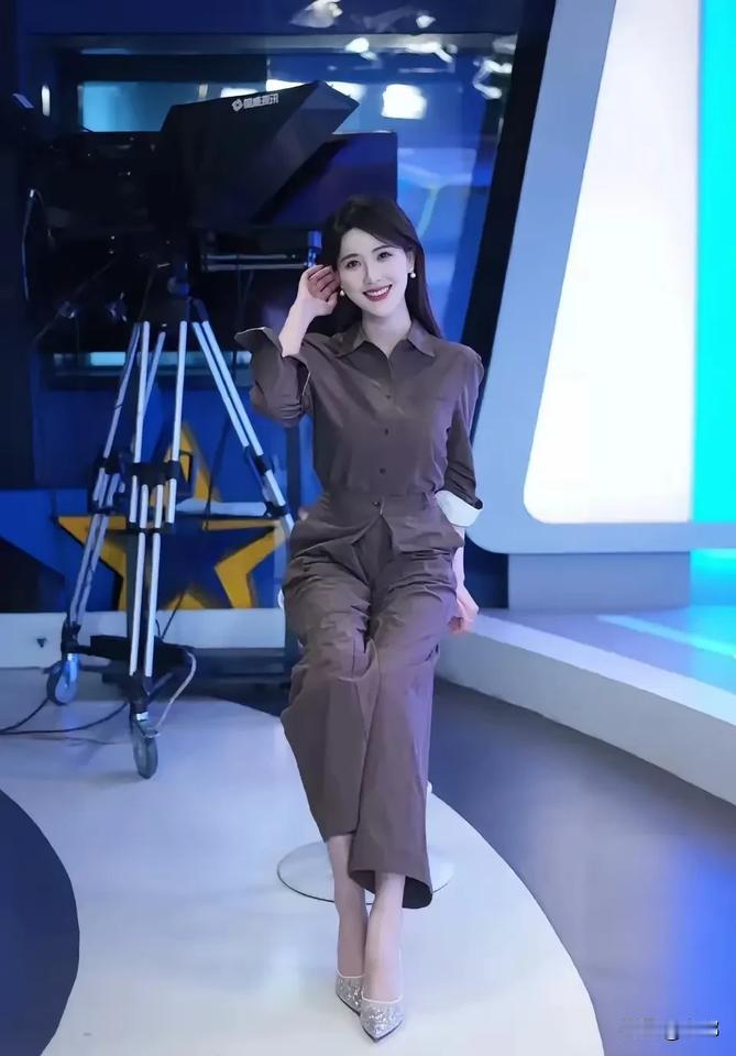 喜不喜欢？女性时尚穿搭时尚搭配女生精致女性穿搭女气质穿搭时尚女生搭配秋