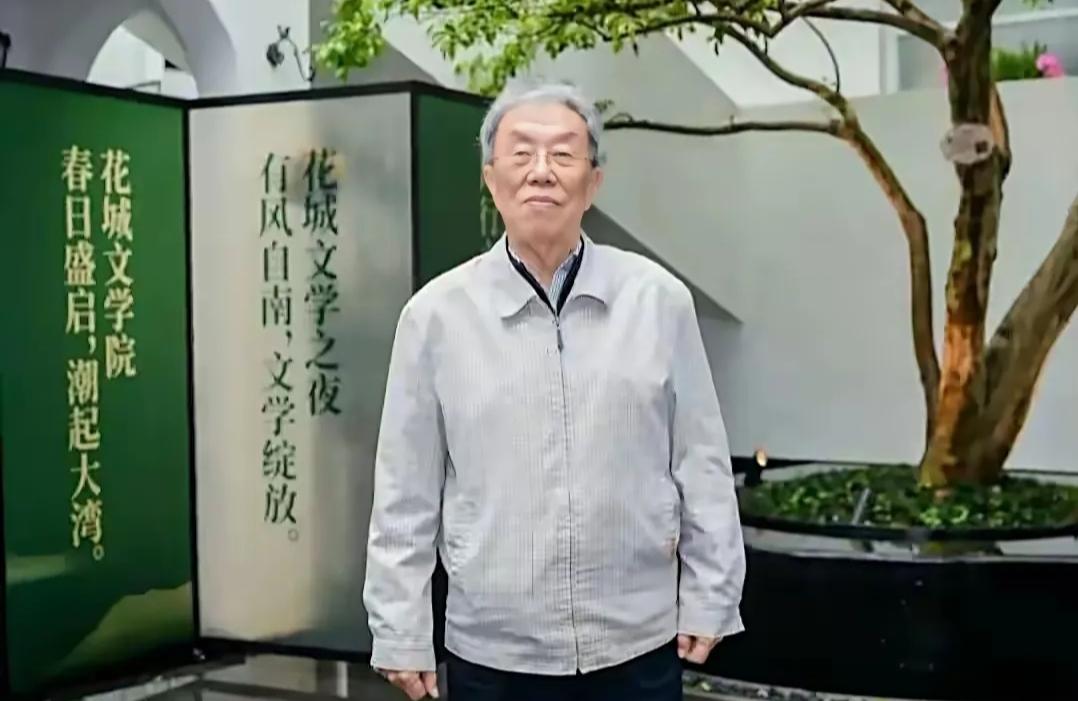 前几天写了一篇关于王蒙先生的短评。让我没想到的是，这篇短评收到了三百多个评价。