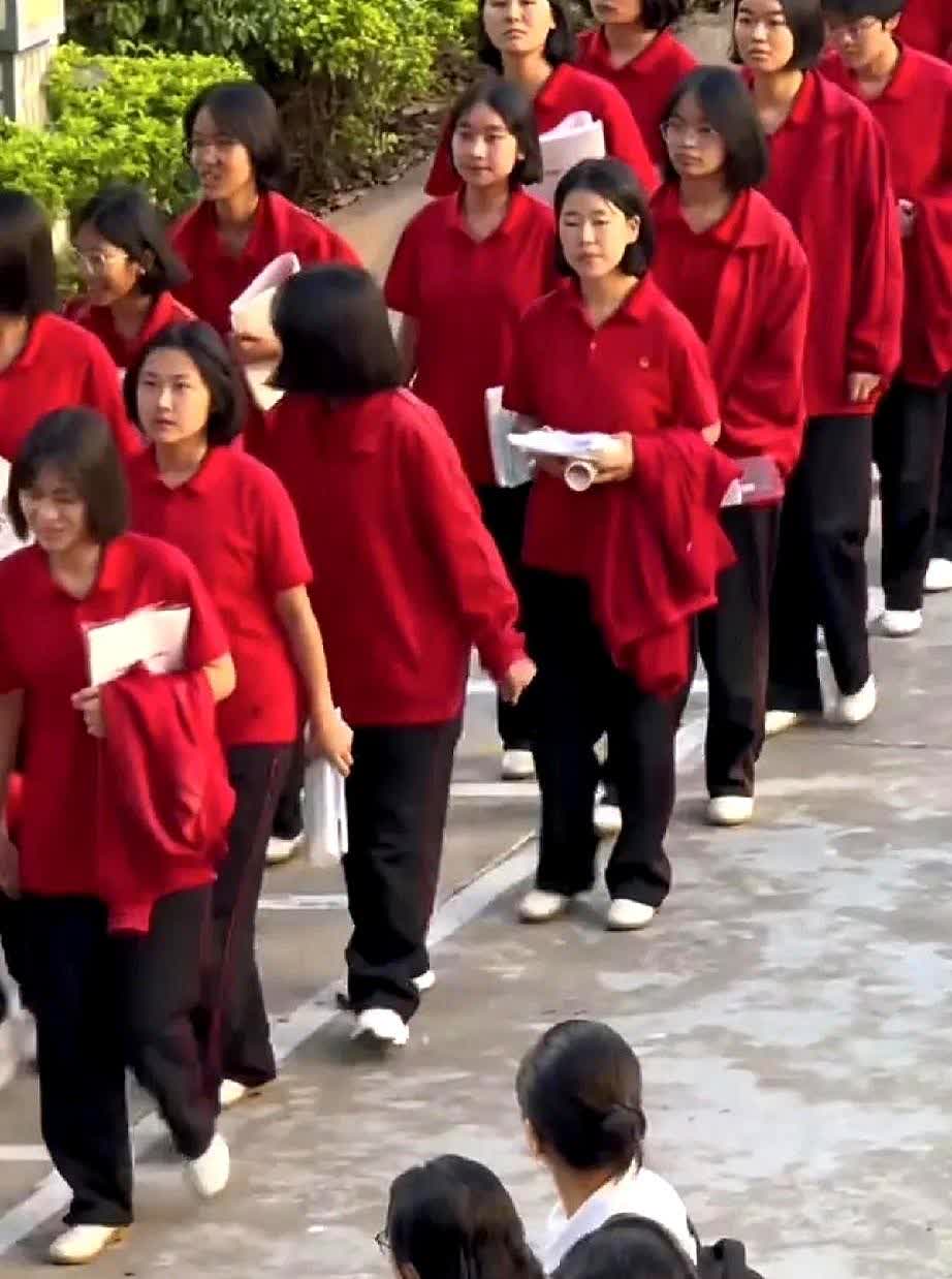 破大防了！张桂梅老师终于