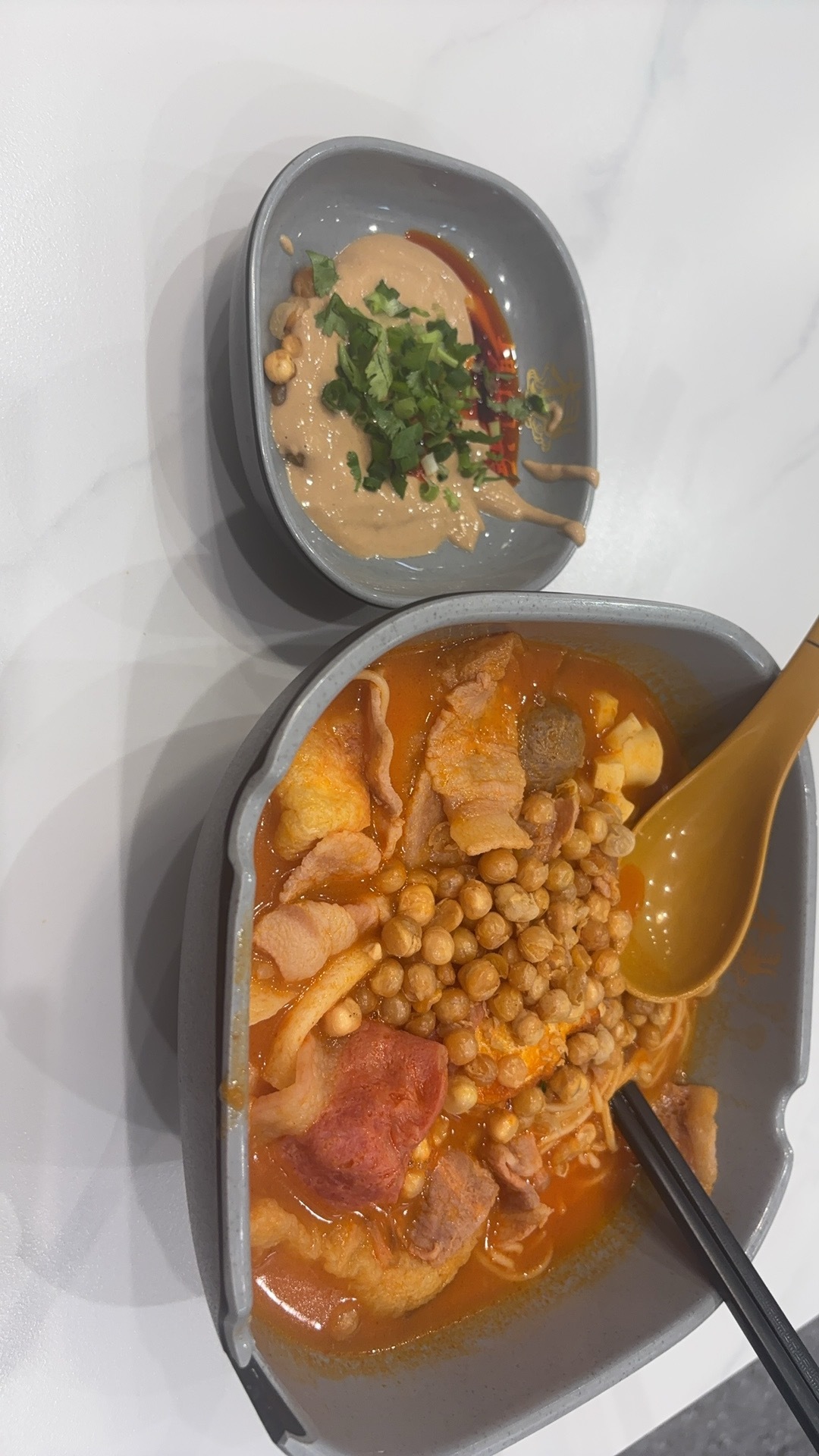 兄弟们，天冷了吃麻辣烫[墨镜][加油]​​​