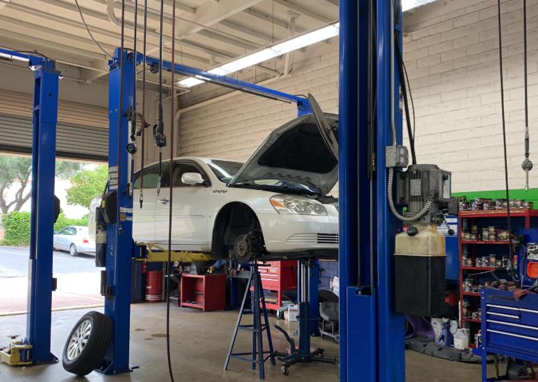 很多人并不清楚，机油的选择也是有窍门的。一般来说，我们都认为机油的粘度非常重要，