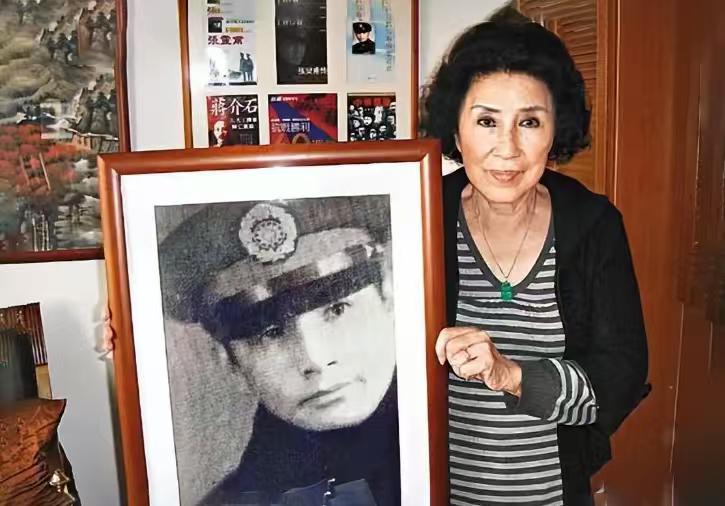 1973年9月，人民大会堂湖南厅。周恩来接见一个在美国生活了二十多年的中年女人。