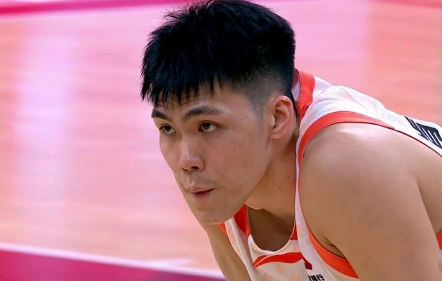 庞峥麟打的好努力。在江苏肯帝亚输给广东东阳光的比赛中：江苏肯帝亚被广东东阳光