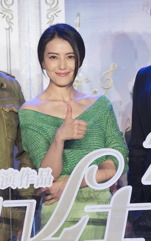 46岁高圆圆生图一曝光，简直绝了！虽说满脸皱纹、油光满面，但这完全挡不住她的美。