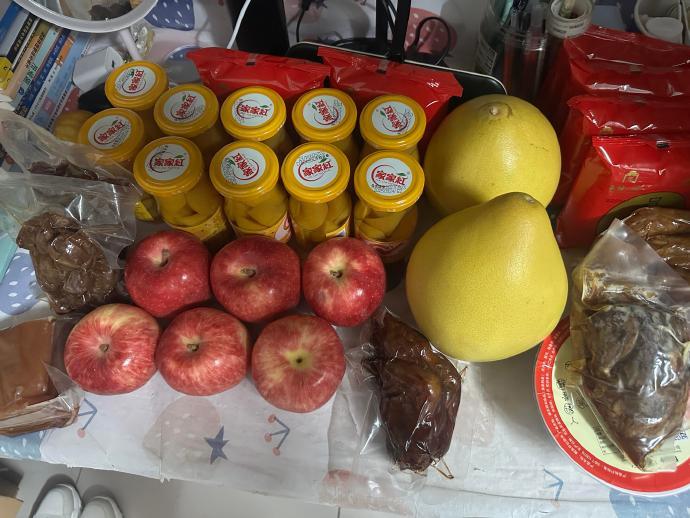 假期返校后大家的物资都满满的​​​​