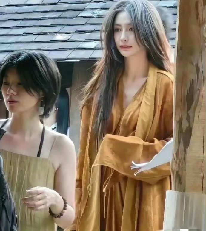 杨颖不化妆的样子，甚至比化妆时更美，果然是大美女级别的​​​