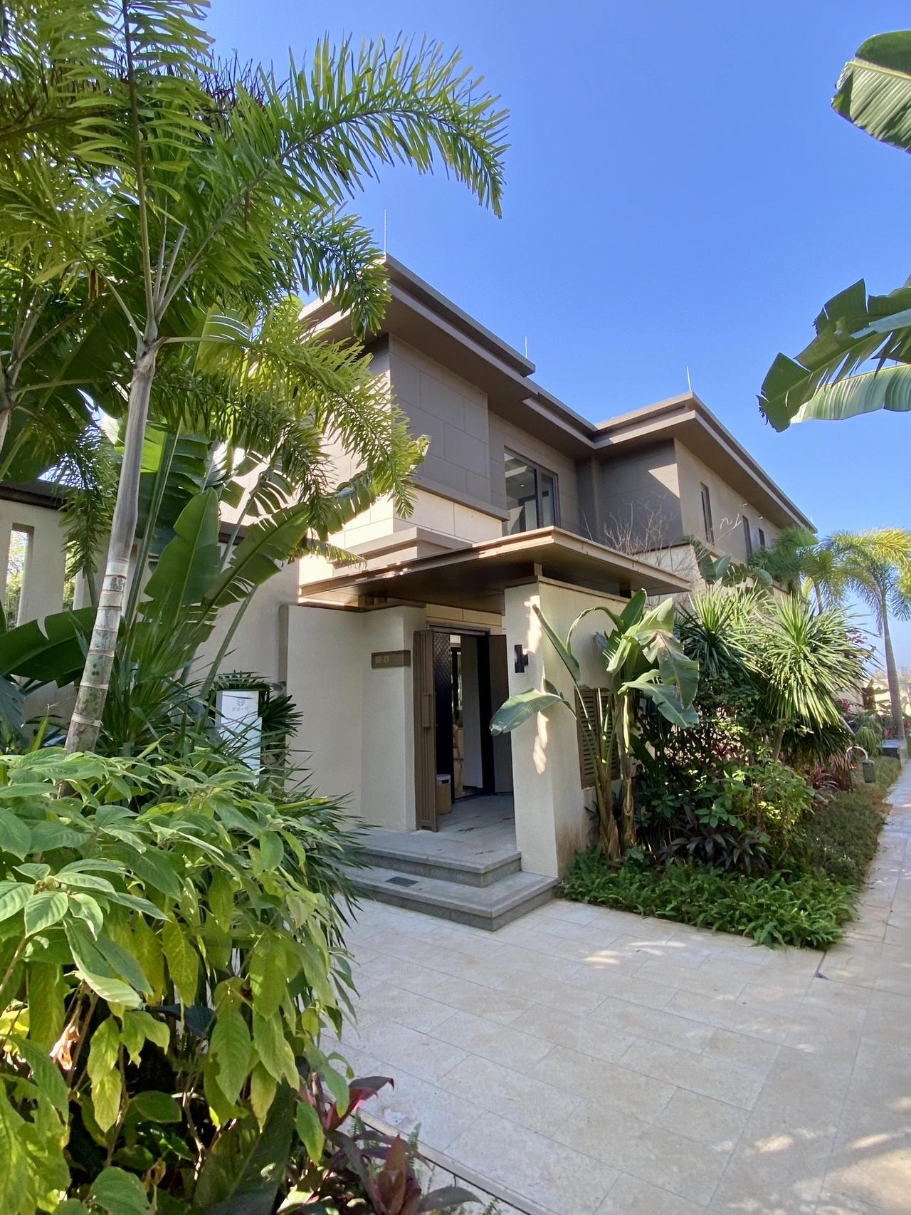 一旦萌生了在海南有套房的念头，就再也收不回。今年总算是实现了，在三亚看了一圈没有