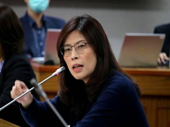国民党中常会刚甩出的一份参选名单，直接在岛内政坛炸开了锅。这次不玩虚的，蓝营