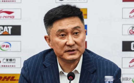 杜锋语言艺术，赛后评价对手显然没说实话！险胜浙江，杜锋在发布会上如此说道：浙江是