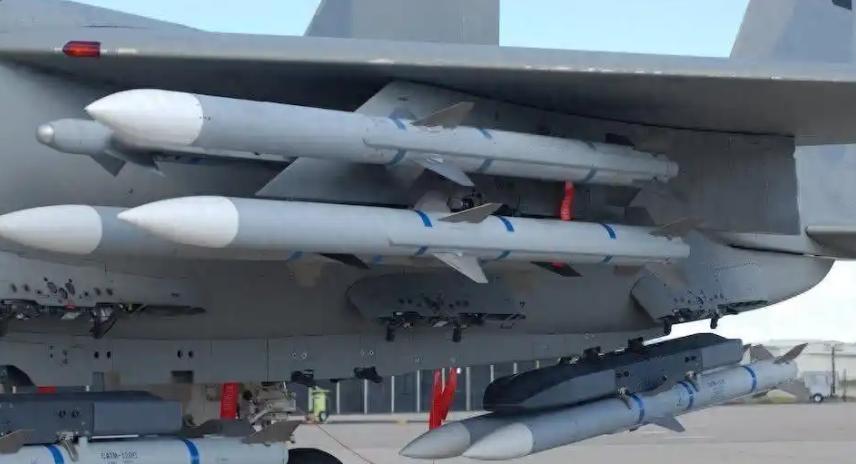 国外军事网站上的美国人分析得挺有道理，他们认为，不管你的飞机多老，只要装备了先进