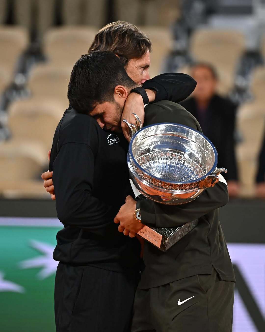 阿尔卡拉斯费雷罗结束合作在费雷罗社媒发布的分手信中，他在最后一段使用了“Iw