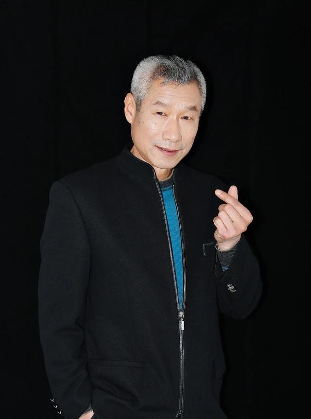 1990年，28岁的孟天骄把32岁的刘佩琦带回了家，跟母亲宣布：“我们要结婚了”