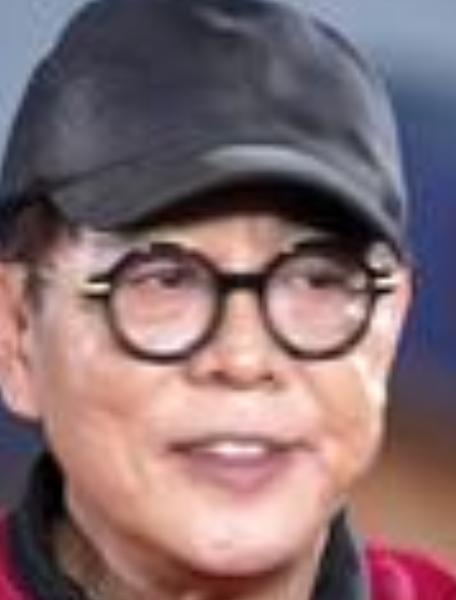 李连杰一直怀揣着深厚的武侠情怀，致力于武侠精神的传承，他曾通过实际行动表达了“愿