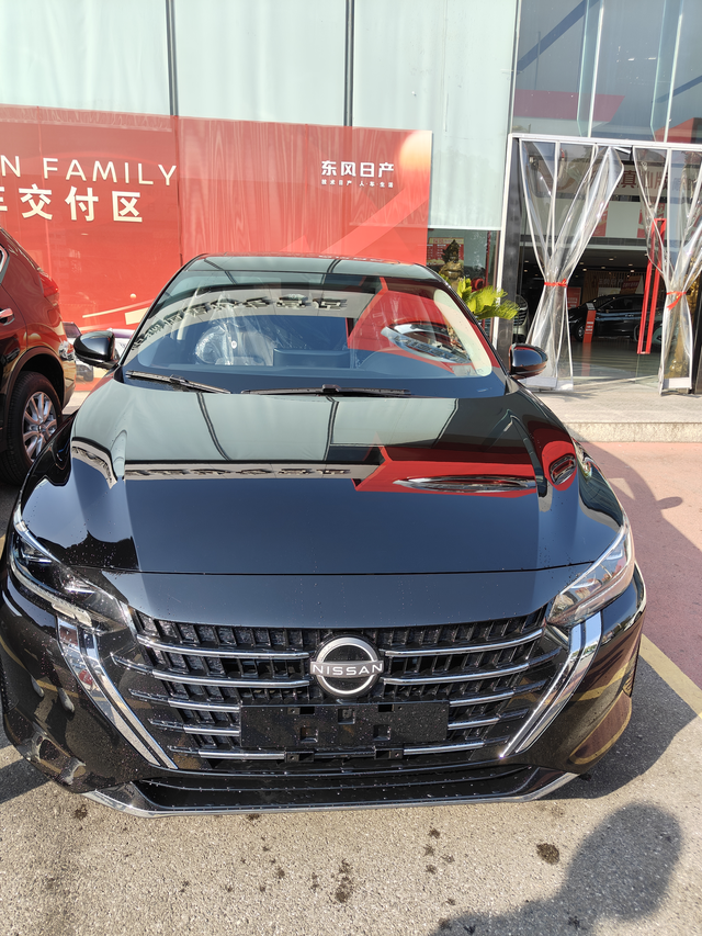 23款14代轩逸悦享版这是我买车的第一个月，刚好来做个评价1.一开始是在黑色