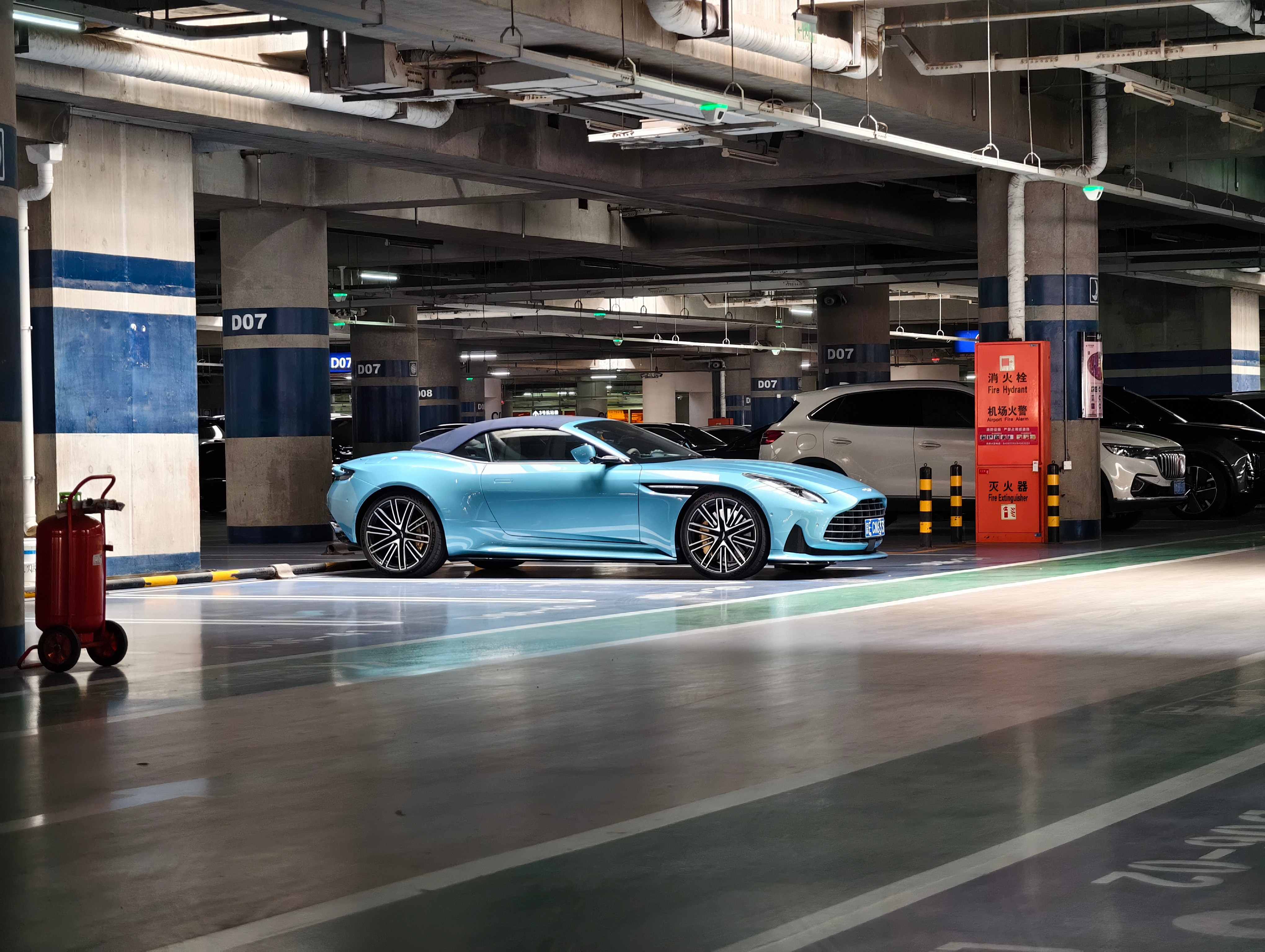 T3停车楼总能看见好东西你的下一台车北京