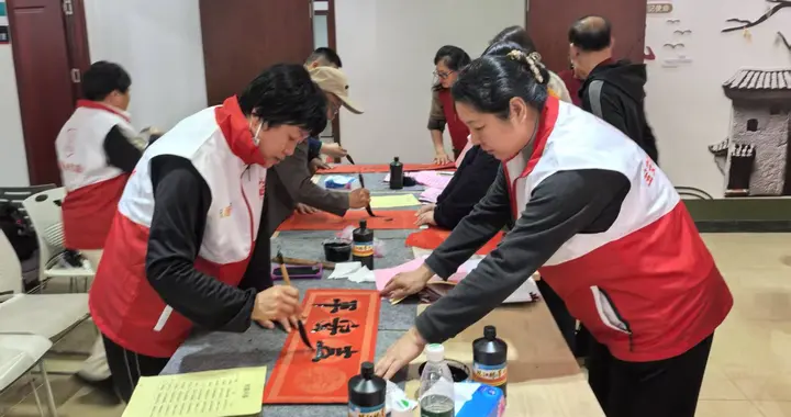翰墨迎新春 邻里共安康——深圳社区写春联送祝福活动