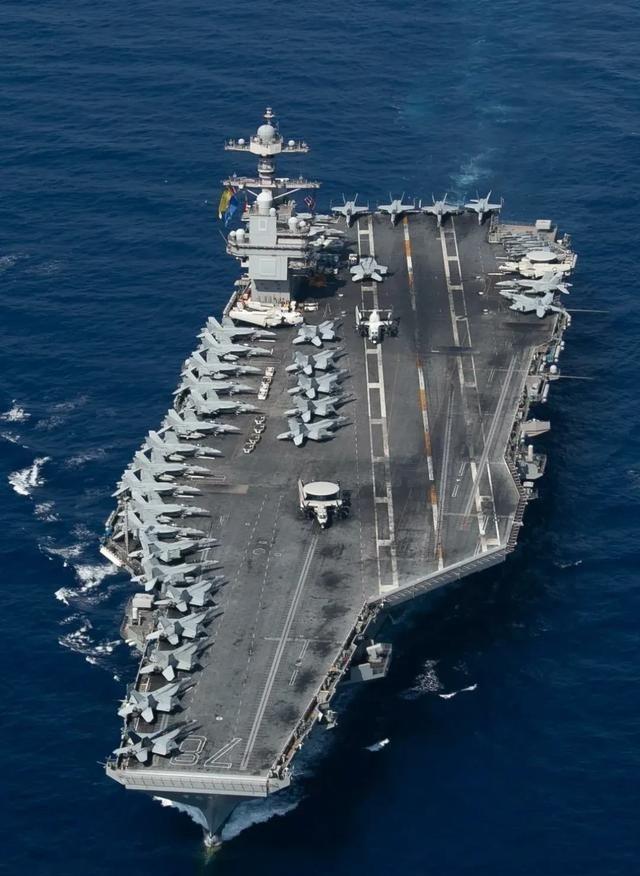 10万吨福特号航空母舰满世界跑，理论上每天消耗核燃料756克，差不多是1斤半。而