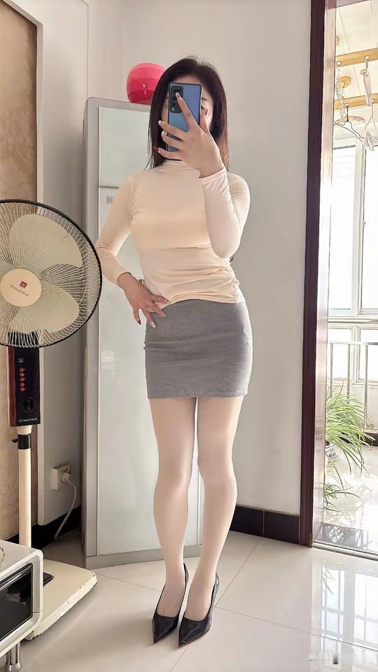 分享一张最近随手拍的照片我觉得白色也不差吖[滑稽笑]