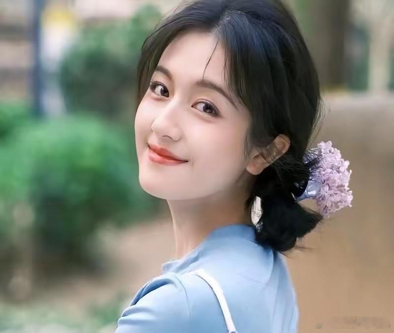 三个月没进组、手里剧本全黄，95花第一个恋爱脑代价来了​李兰迪上一次进组还是去年