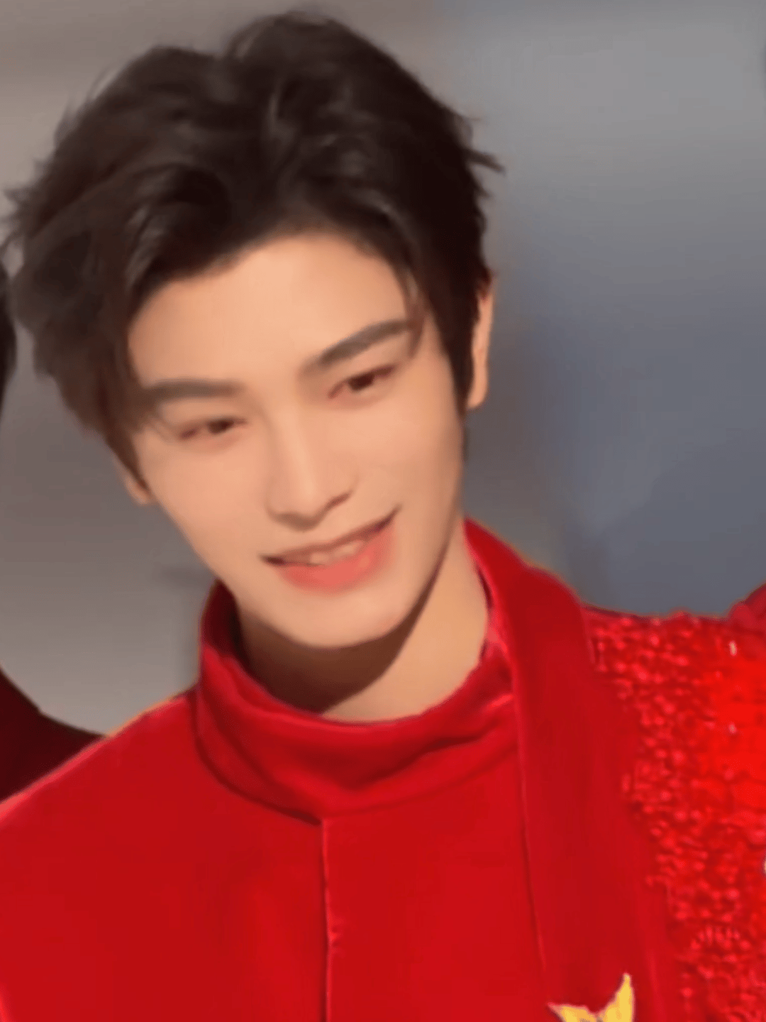 丁禹兮春晚花絮vlog 看完心情瞬间变好！花絮里的丁禹兮小动作小表情都超萌，这样